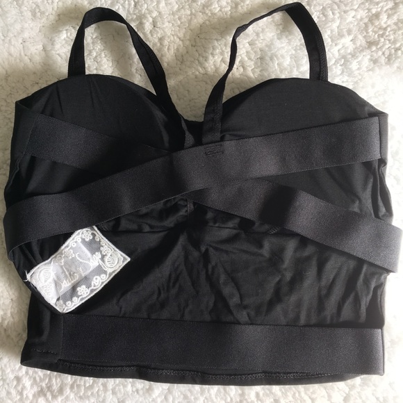 Black bralette with crossed back straps - Picture 5 of 6